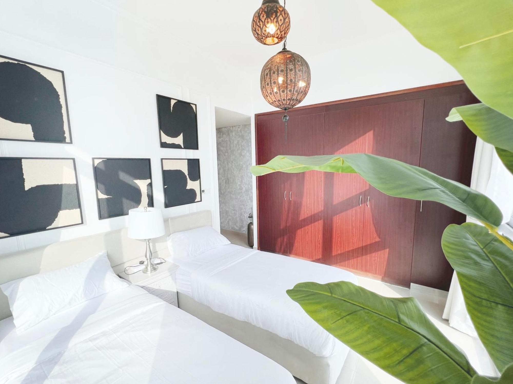 Apartment Black & Bold - Aesthetic Dubai